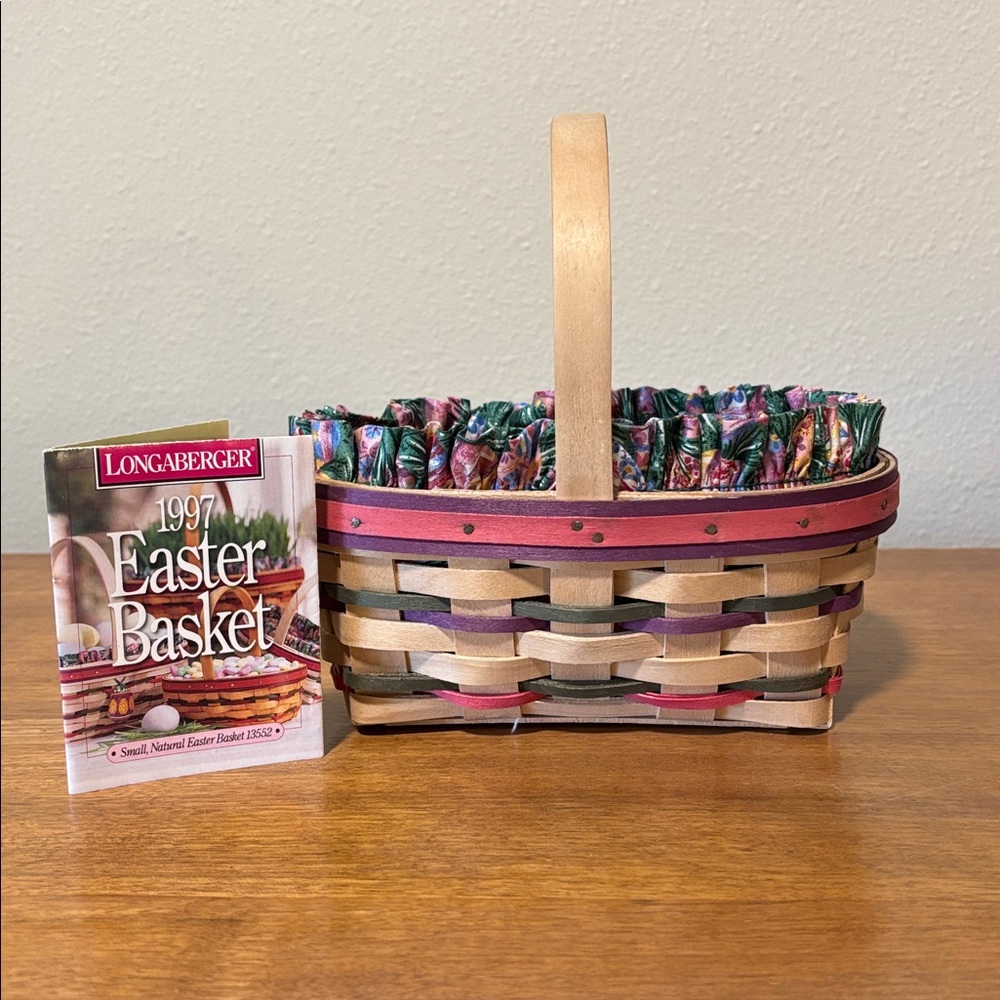 Longaberger 1997 Natural Easter Basket with Easter Egg Liner and Protector. EUC